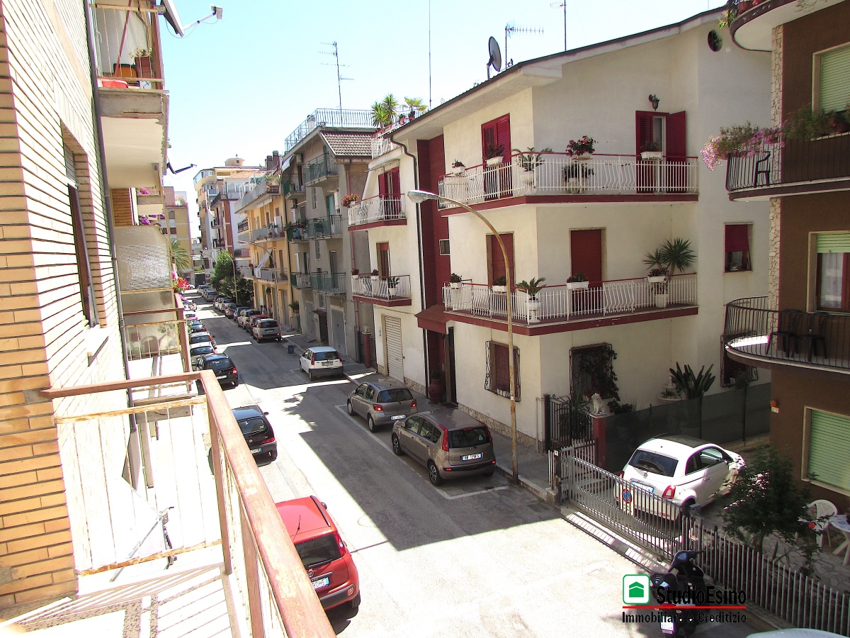 Appartamento SAN BENEDETTO DEL TRONTO vendita  San Benedetto del Tronto  Studio Esino s.n.c